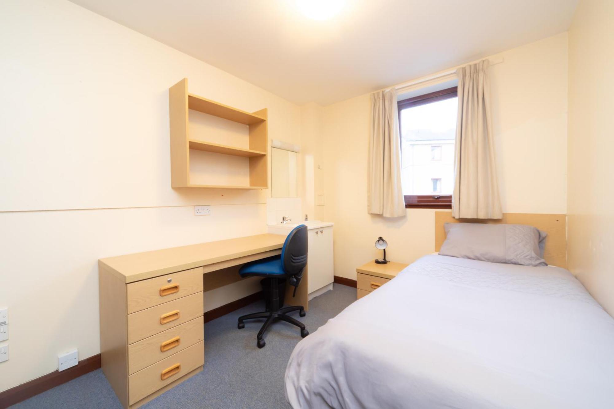 Joivy Economy 4 And 5 Bed Flats, Close To Old Town And Royal Mile - Adults Only Apartment Edinburgh Bagian luar foto